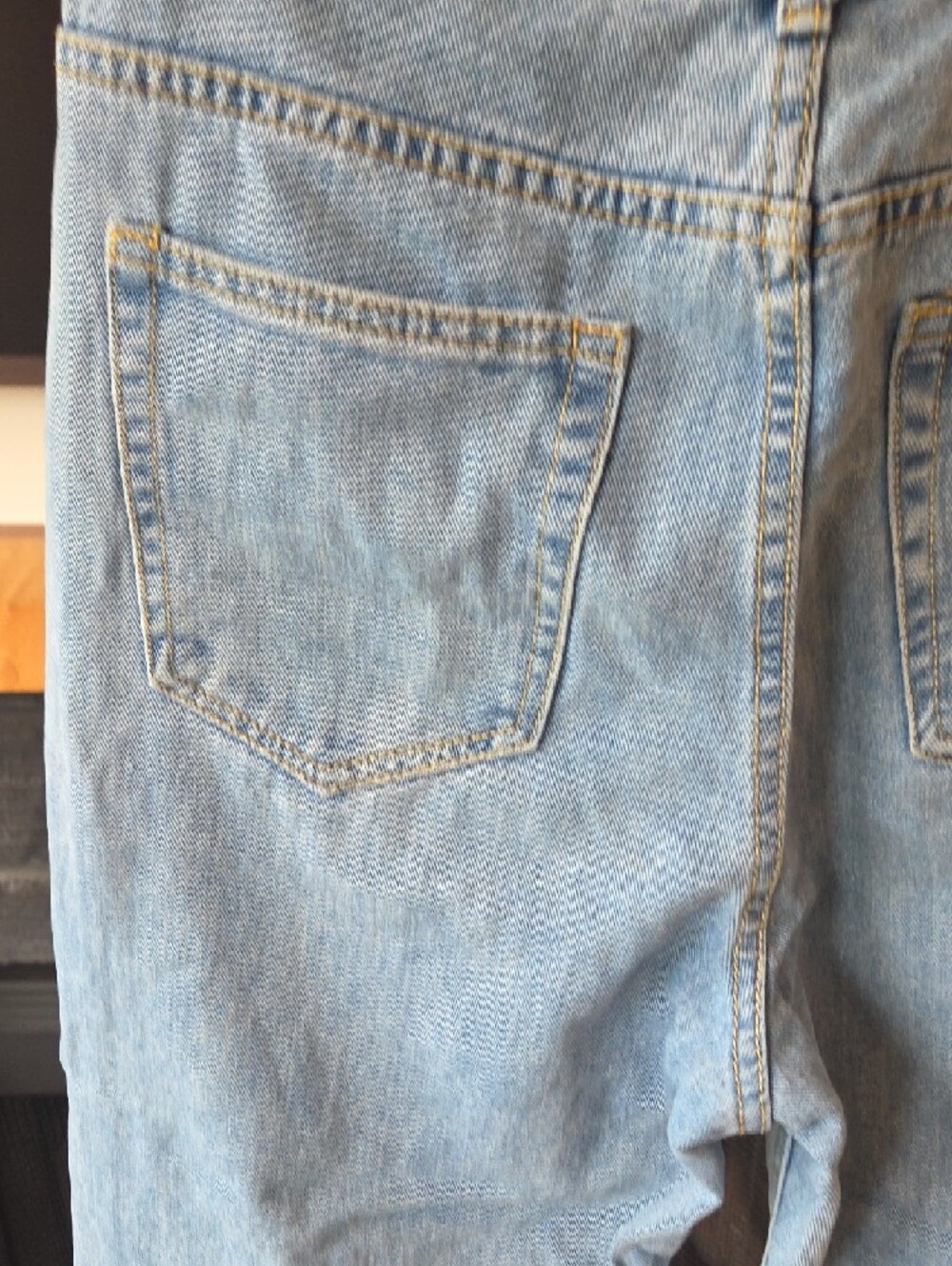PrettyLittleThing Ripped Jeans - Picture 9 of 10